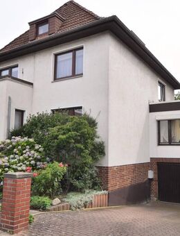 Großzügiges Zweifamilienhaus mit Potenzial in bester Lage von Hannover - Bothfeld - Hannover
