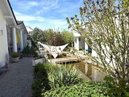 Familienhaus mit 2 abgeschlossenen Wohnungen/2 Garagen/großer Carport zu verkaufen - Wadgassen