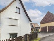 Frei stehendes Einfamilienhaus mit angrenzender Scheune und Garten - Dorfhain