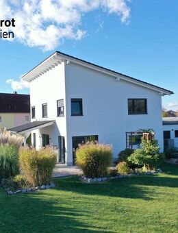 Neuwertiges, modernes Einfamilienhaus auf 1.400 m² Grundstück mit Pool & Doppelgarage - Aholfing - Aholfing