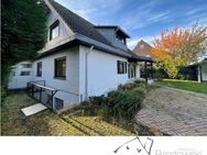 Freistehendes, sanierungsbedürftiges Wohnhaus mit Galerie auf Traumgrundstück & Feldblick in gesuchter Lage von Kaarst - Vorst - Kaarst
