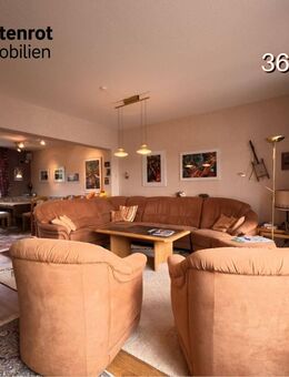 Lichtdurchflutete 3-Zimmer-Wohnung mit Garage & großem Keller im modernisierten Dachgeschoss - Hameln