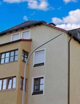 Top renoviert! Ansprechende 3-Zi.-ETW mit Einbauküche, Erker & Garage - bezugsfrei ab Sept. 2025 - Weiden (Oberpfalz)