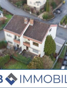 Großzügige Doppelhaushälfte in zentraler Coburger Wohnlage mit viel Platz für die Familie - Coburg