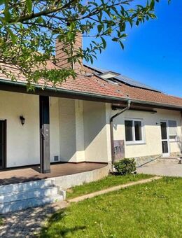 Zweifamilienhaus mit Einliegerwohnung - Neuenburg (Rhein)