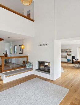 Großzügiges Einfamilienhaus mit ca. 490 m² Wohn- u. Nutzfläche und MEER! Grundstück teilbar! - Heikendorf