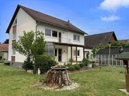 Clevere Kapitalanlage: Zweifamilienhaus mit zwei vermietbaren Einheiten auf großem Grundst - Lingenfeld
