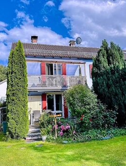 Gepflegtes Zweifamilienhaus mit Einzelgarage auf Erbpachtgrundstück! - Rosenheim