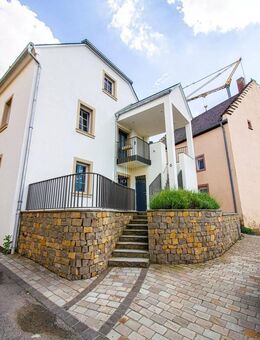 Charmantes Zweifamilienhaus mit Einliegerwohnung in Bitburg-Masholder - aufwendig kernsaniert und modern ausgestattet - Bitburg