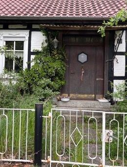 große Doppelhaushälfte mit Nebengebäude in ruhiger Lage von Benkendorf (Salzwedel) - Salzwedel (Hansestadt)