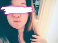 Biete sexy Chat behaarte ''Hausfrau 33 - Frankfurt (Main)