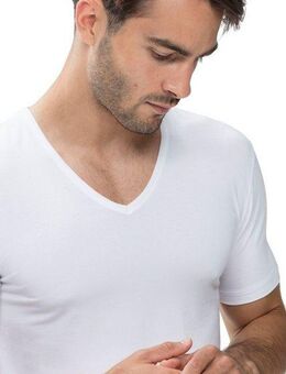 Mey Unterziehshirt DRY COTTON mit V-Ausshnitt und Halbarm