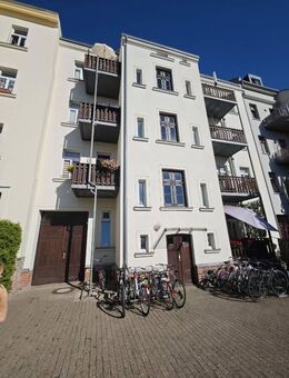 // 3-Raum ETW mit Balkon in guter Lage // solide vermietet - Leipzig