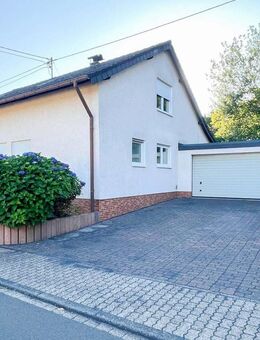 Attraktives, gepflegtes Wohnhaus in ruhiger Lage nahe Anhausen - Einziehen und Wohlfühlen! - Rüscheid