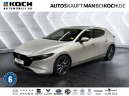 Mazda 3, e 122 Selection Design-P, Jahr 2022 - Berlin