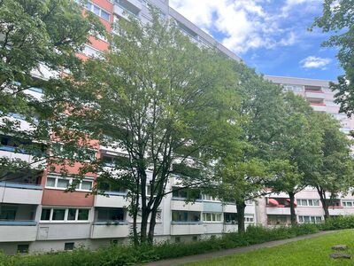 Bezugsfreie 4,5-Zimmer-Stadtwohnung mit Balkon ins Grüne und Garage in Waiblingen