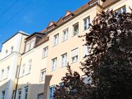 Rosenau - Wohnen für Sportliche: 2,5-Zimmer-DG-Wohnung mit Gasofenheizung im 5. OG ohne Aufzug - Nürnberg