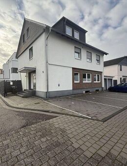 Geräumige 3 Zimmer Wohnung mit Balkon in Refrath - Bergisch Gladbach