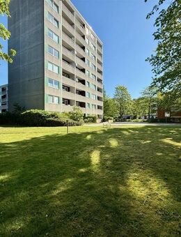 Großzügige 3,5-Zimmer-Whg. mit Balkon und Aufzug nah am Kanal // Holtenau - Kiel