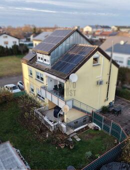 LICHTDURCHFLUTETE EG-WOHNUNG - GARAGE, STELLPLÄTZE UND EIGENER 50 M² GARTENBEREICH! - Durmersheim