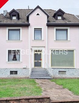 Einfamilienhaus plus Nebengebäude - ideal für Wohnen, Arbeiten und Familie - Weiskirchen