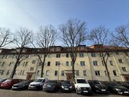 DACHGESCHOSSWOHNUNG MIT POTENZIAL: 2 ZIMMER, BALKON & EBK IN TEMPELHOF - Berlin