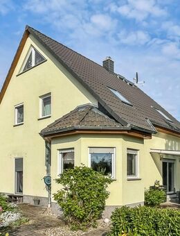 Großzügiges Einfamilienhaus mit zeitgemäßem Wohnkomfort und Pool in Halle - Halle (Saale)