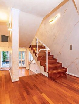 Exklusive Dachgeschoss-Maisonette-Wohnung mit zwei Terrassen und Sauna - Berlin