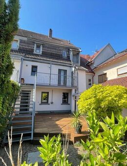 Liebevolles Schmuckstück in modernem Ambiente! - Wörth (Main)