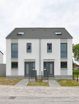 Neubaudoppelhaushälfte mit Terrasse, Garten und Garage im schönen Beerenbruchviertel - Castrop-Rauxel
