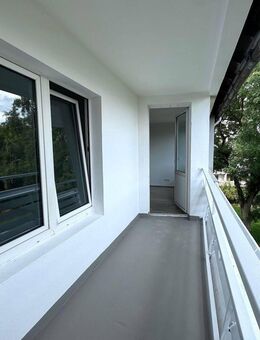 wir haben saniert für Sie // helle 3 Zimmer Wohnung mit Balkon - Duisburg