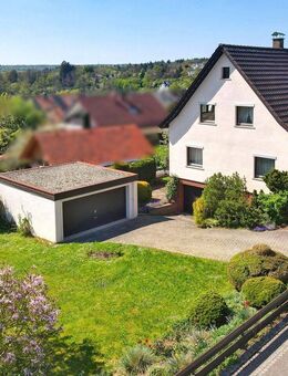 Willkommen daheim - Einfamilienhaus mit Gartenidylle & Garage, sofort bezugsfrei - Tiefenbronn