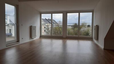 4-Zimmer-Dachgeschoss-Maisonette mit Blick ins Grüne, mit Balkon