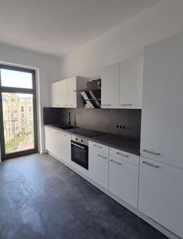 Stötteritz: Tageslichtbad mit Wanne I geräumige Küche mit Einbauküche I Balkon - Leipzig