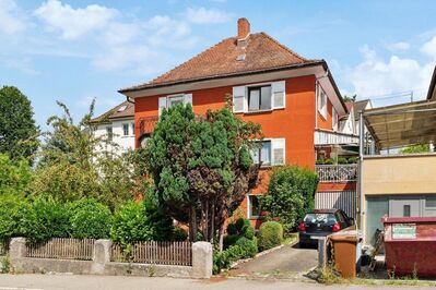 Attraktiver Altbau in zentraler Lage: Zweifamilienhaus mit Garage und ausgebautem Gartengeschoss