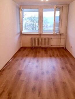 Charmante 2-Zimmer-Wohnung mit Balkon, Einbauküche & Garage - Sindelfingen