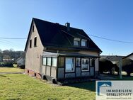 Gepflegtes Zweifamilienhaus - komplett vermietet - mit hübschem Gartengrundstück - Eichelhardt