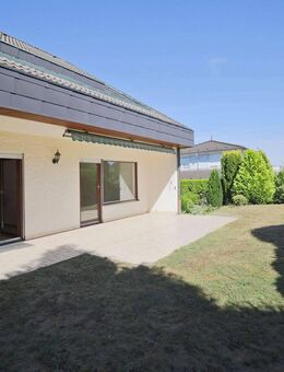 Doppelhaushälfte mit Sonne, Garten und großzügigem Raumangebot - Nufringen