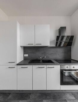 Altlindenau I 2 Zimmer I Tageslichtbad mit Wanne I neue Einbauküche I frisch renoviert - Leipzig