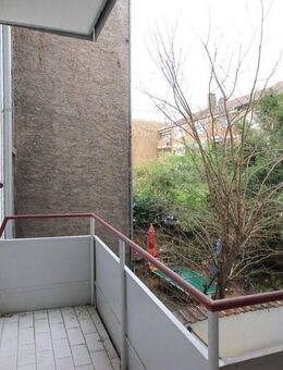 Helle City-Wohnung mit Balkon, Tageslichtbad und Wohnküche - Mannheim