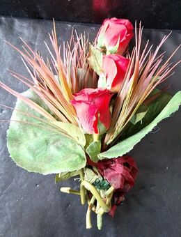 Rosen Blumenstrauß Kunstblumen 32 cm lang rot Deko Hochzeitsstrauß - Essen