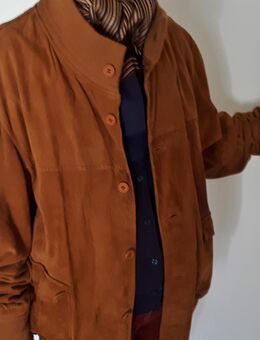 TOP Lederjacke SEHR, sehr weiches u. FEINES Hirsch-Leder *UNISEX* He-Gr. 54-56 / Da-Gr. M-L Tolle Farbe: Honig / Karamell Sportlich-elegante Luxus-Jacke Klassischer Blouson-Schnitt Großzügig, bequem FEINSTE Strickbündchen - Bad Oeynhausen