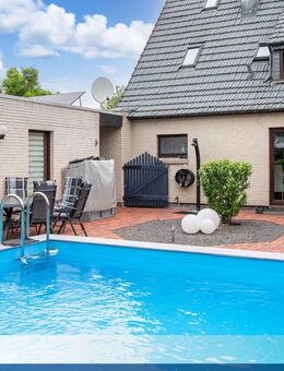Einfamilienhaus mit zwei zusätzlichen Appartements und Außenpool in Oldenburg, Objekt-Nr.: 7701 - Oldenburg
