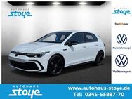 VW Golf, R-Line Black Style, Jahr 2023 - Halle (Saale)