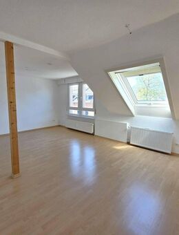 VISTA Immobilien - Wohntraum im Dachgeschoss - charmante Altbauwohnung in begehrter Lage - Darmstadt