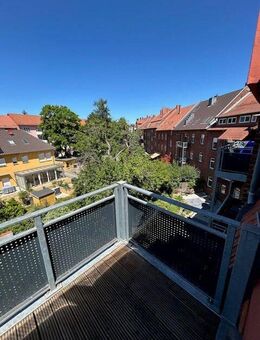 Helle 3 Raumwohnung mit Balkon und Einbauküche ab sofort zu vermieten - Erfurt