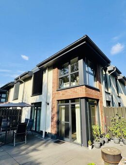 Leben in Hamburgs Walddörfern - Ruhe, Gemeinschaft und Natur. Moderne DHH (BJ 2021, KfW 55) - Hamburg