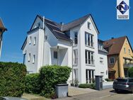 Exklusive, großzügige Dachgeschosswohnung mit Aufteilungsmöglichkeiten in Bad Cannstatt - Stuttgart