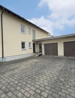 Vermietetes Zweifamilienhaus mit PV-Anlage & Garten in Geiselhöring - solide Kapitalanlage - Geiselhöring