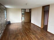 Schöne 2-Zimmer-Wohnung mit Balkon und EBK in Köln Junkersdorf, zusätzlich Erwerb Tiefgarage möglich - Köln